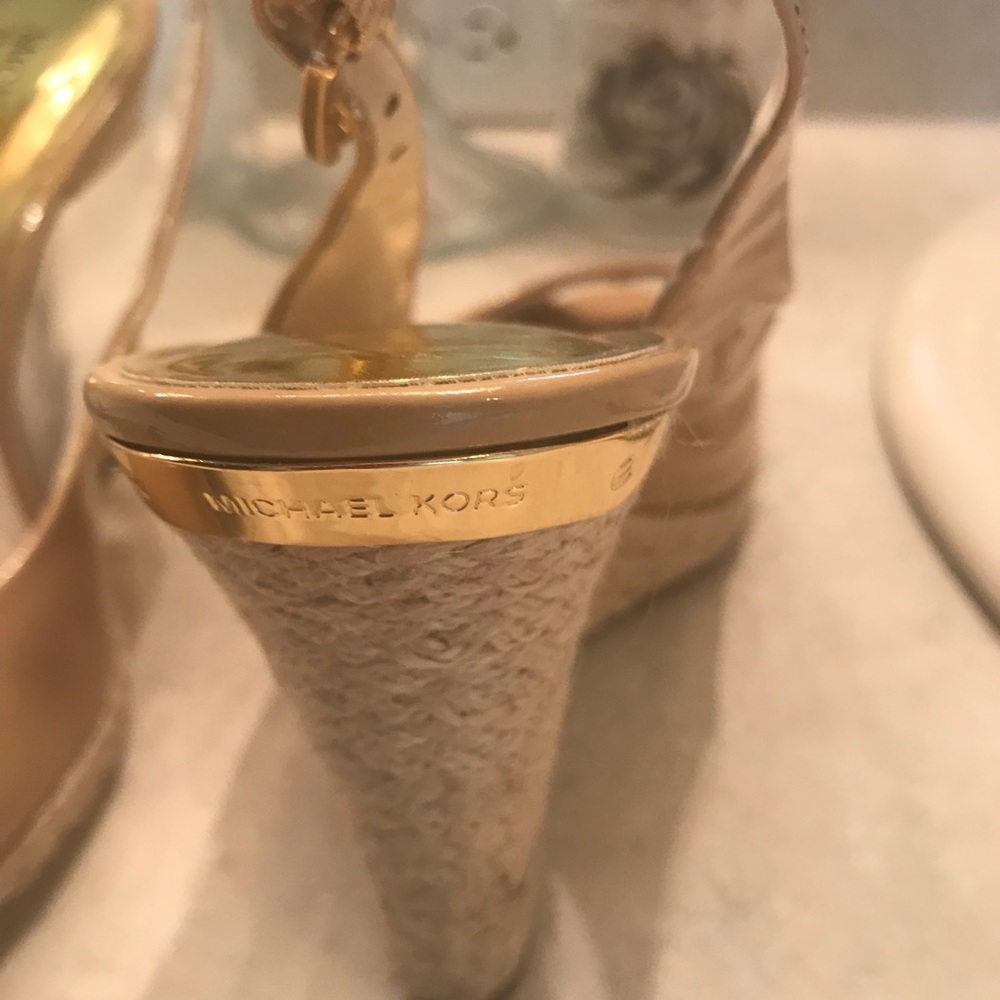 Shoes - Picture 2 of 4